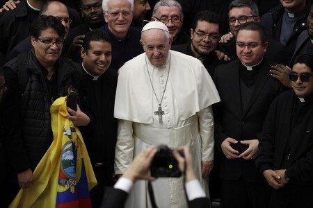 Nový dokument o farnostiach Vatikán vraví nie klerikalizácii laikov a laicizácii klerikov