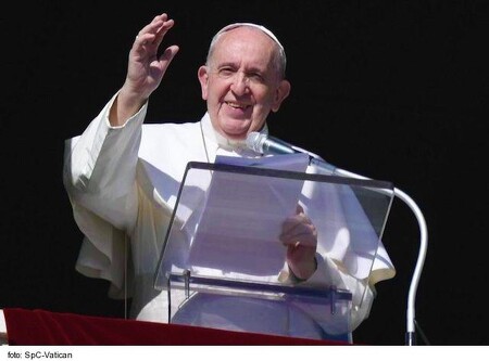 Pápež František: Kto odkladá s obrátením na zajtra...