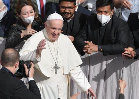 Vatikán po pol roku opäť ožil audienciami za účasti pútnikov