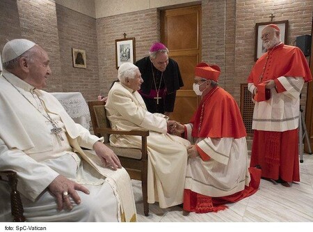 Benedikt XVI. prijal návštevu Svätého Otca s novými kardinálmi